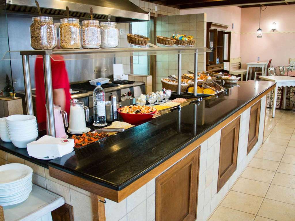 Ibis Navegantes Itajai Otel Restoran fotoğraf